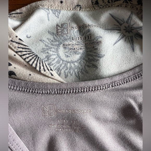 No Boundaries Women's Tank Tops - Light Gray & Cream with Black Print - Picture 4 of 4